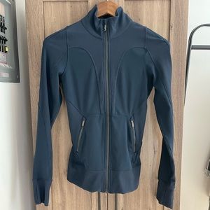 LULULEMON MOVEMENT TO MOVEMENT JACKET SIZE 4
